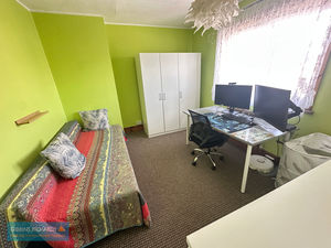 Bedroom- click for photo gallery